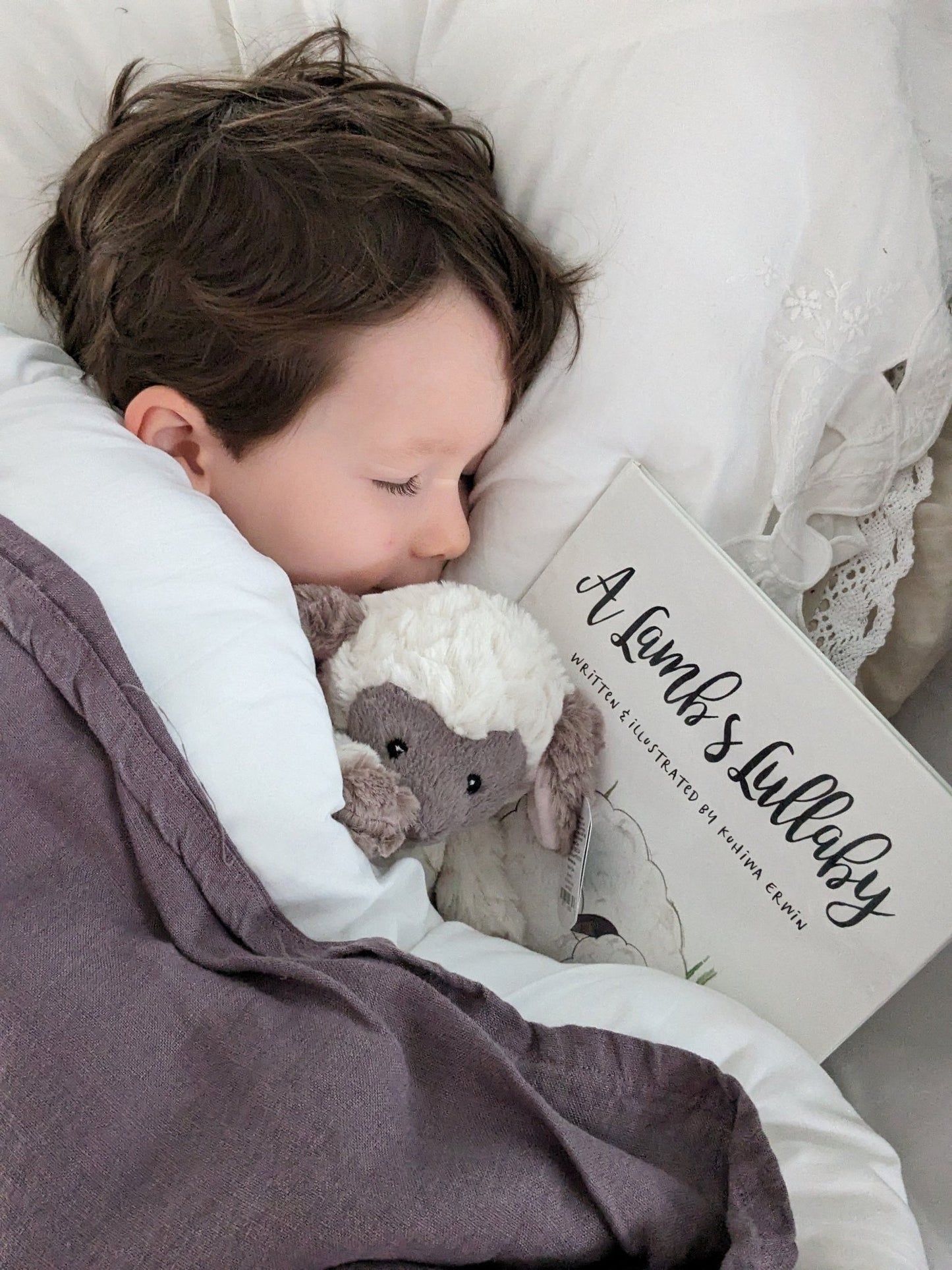 A Lamb's Lullabye - Chavamade
